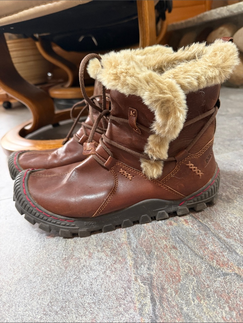 Earth Brown Leather Winter Boots with Faux Fur Trim